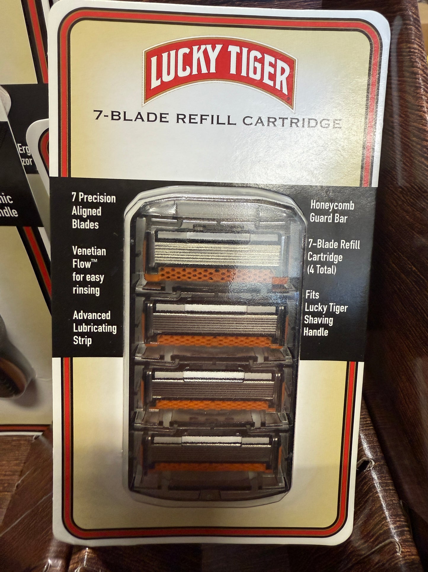 Lucky Tiger Display 6 packs of razor blades and 3 handles